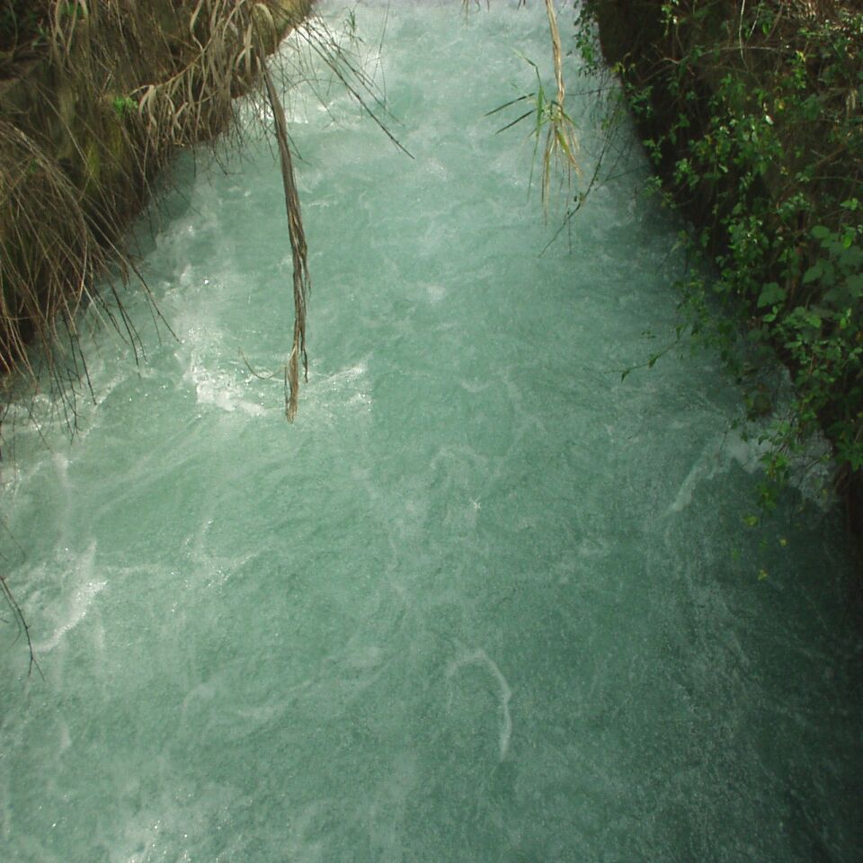 09032002_01.jpg