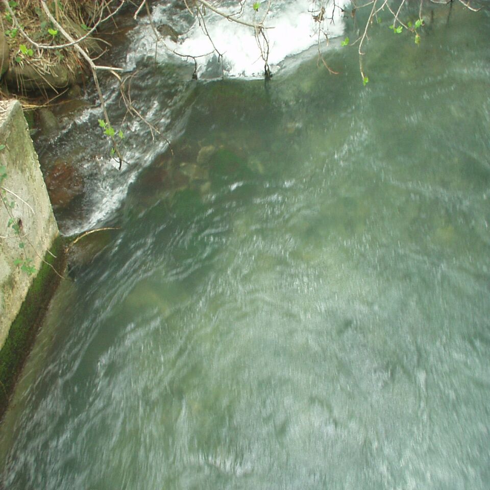 09032002_04.jpg